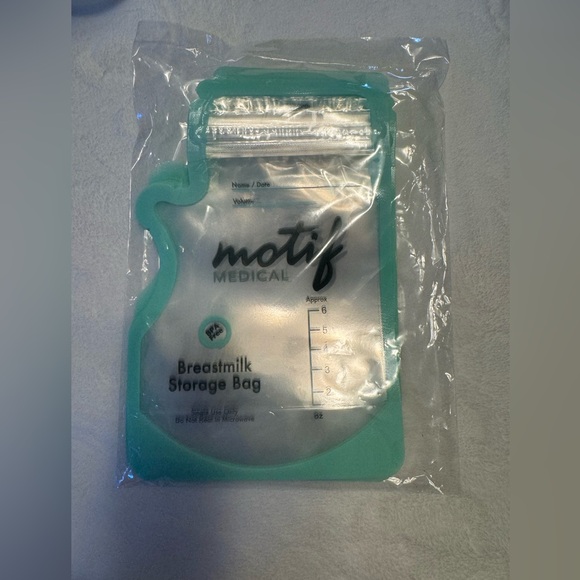 NWT 8 Baby Bottles And a Pack of 10 Breast Milk Storage Bags - Picture 14 of 15